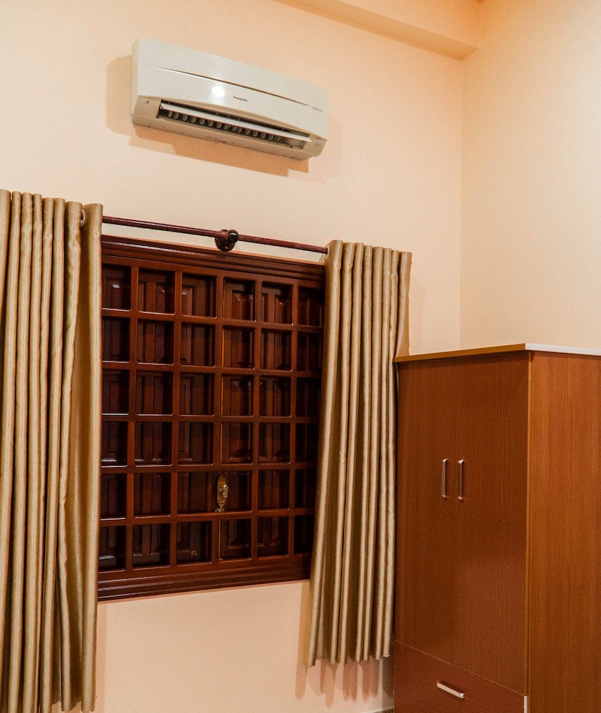 Deluxe Double Room - Photo 11