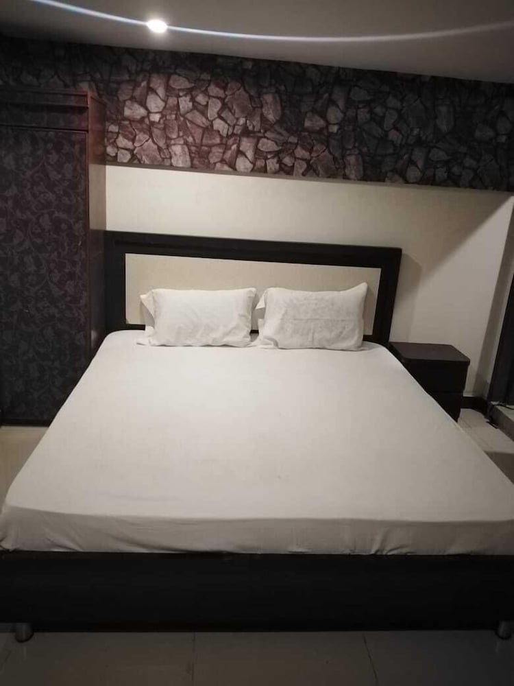 Deluxe Double Room, Smoking