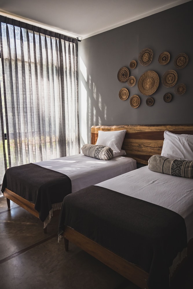 Double Room (Tropical 2 Beds) photo 2