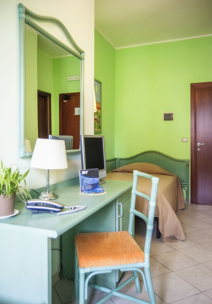 Classic Single Room