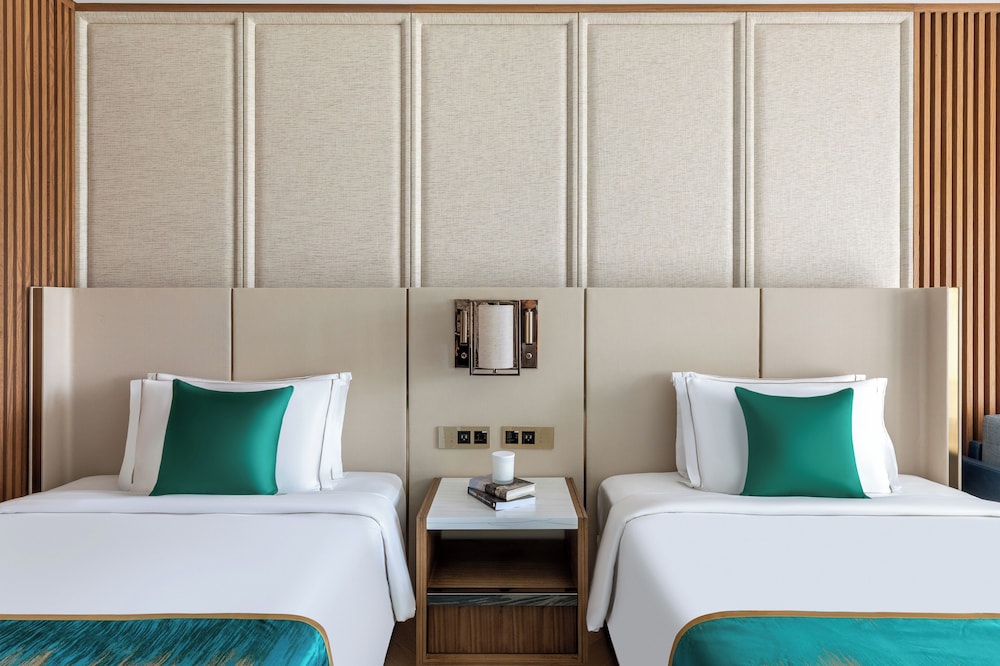 Luxury Sea View Room Twin Bed with Sofa Bed