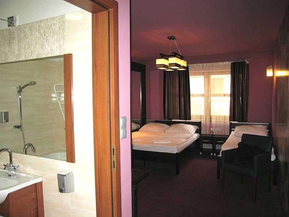 Deluxe Triple Room photo 3