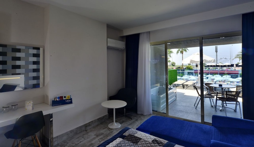 Superior Triple Room with Terrace