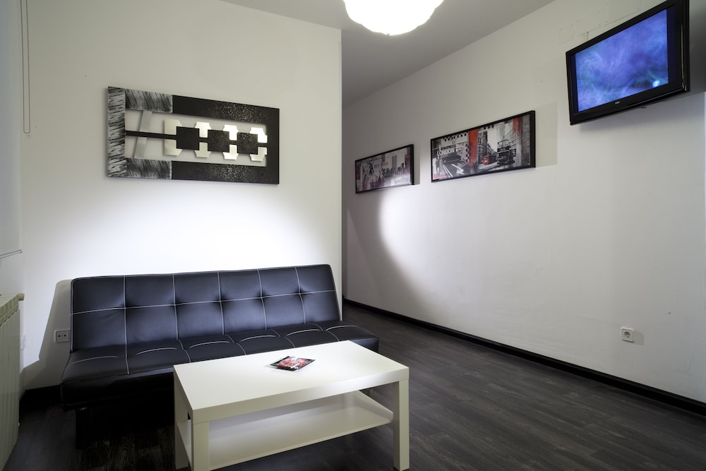Family Room (4 Adults) photo 2
