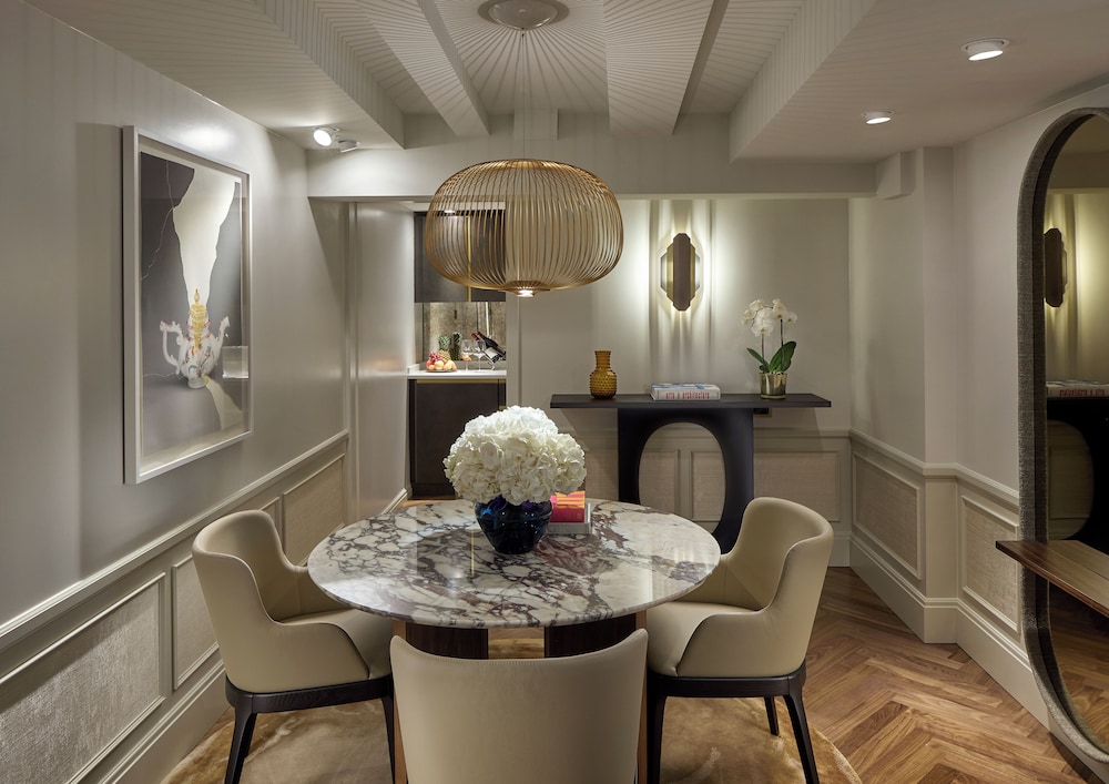 Suite with One King Bed