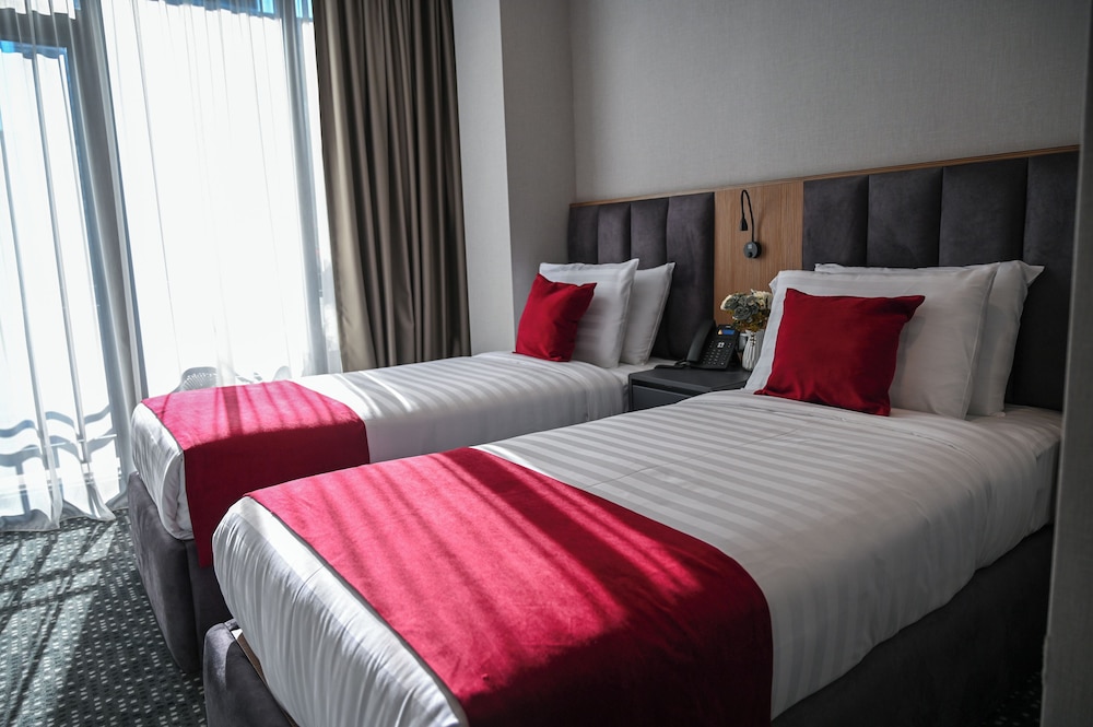 Standard Twin Room, Balcony, City View