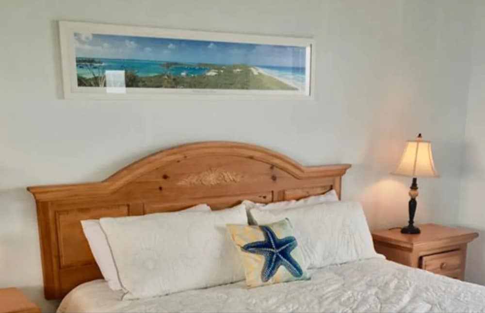 Family Double or Twin Room, Beach View, Beachfront photo 3