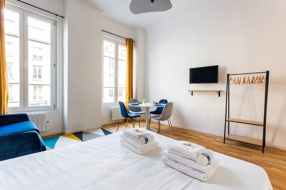 Apartment photo 2