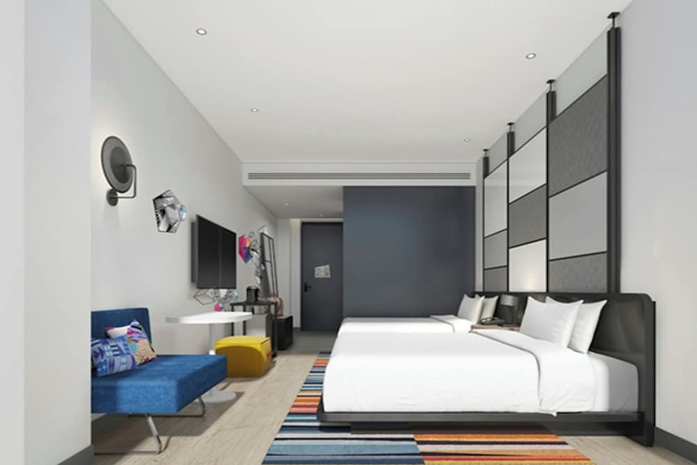 Room, 2 Double Beds, City View