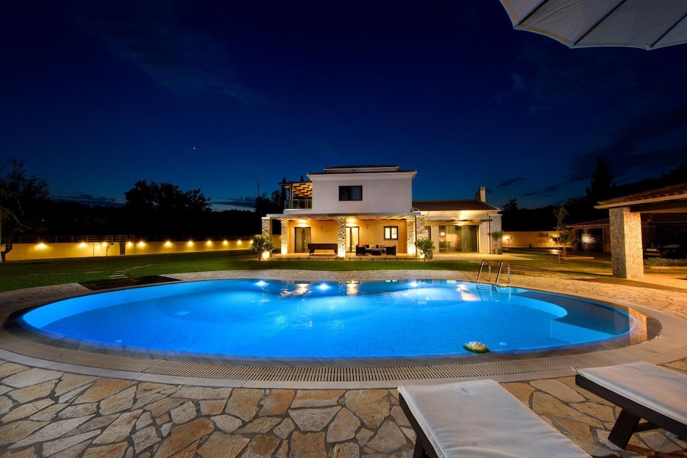 Villa Black White Dassia, Zdjęcie 16
