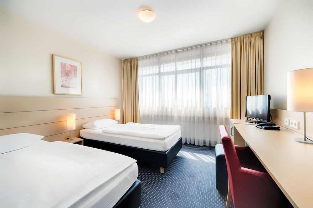 Standard Double or Twin Room - Photo 4