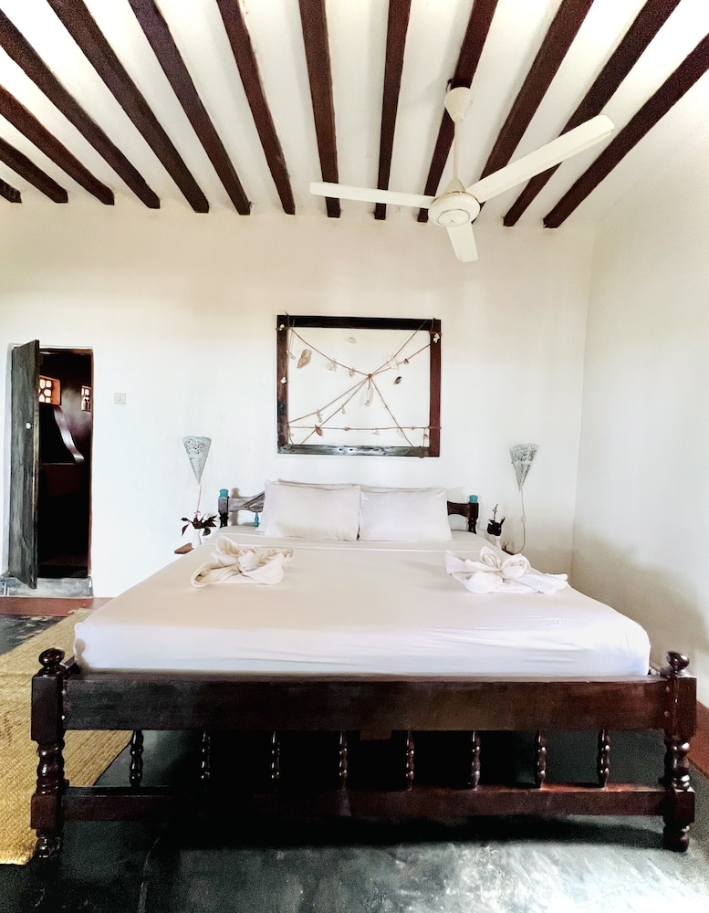 Traditional Triple Room, Garden View, Beachside