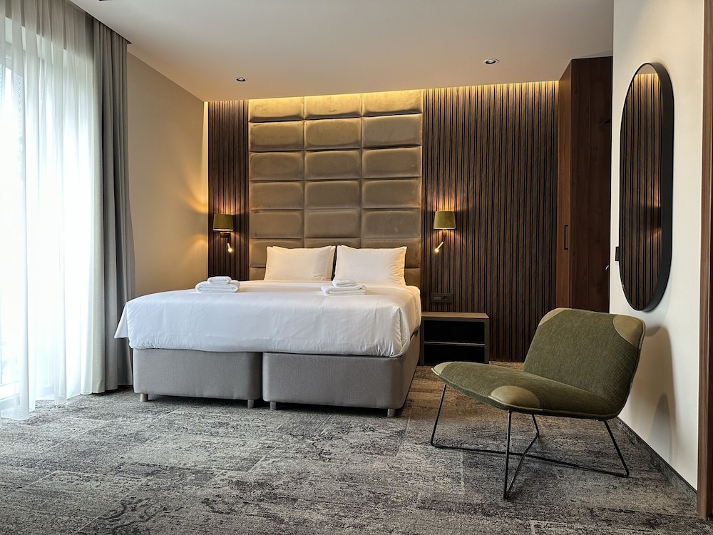 Deluxe Double Or Twin Room, Balcony photo 3