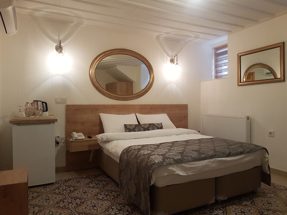 Economy Double Room photo 3