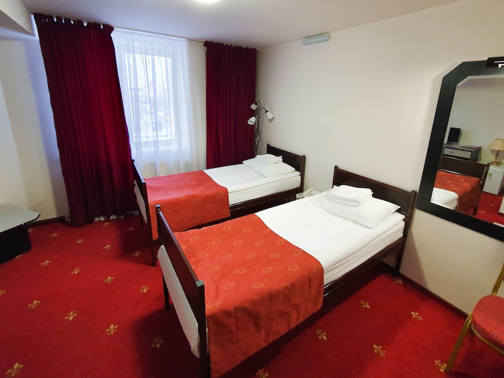 Economy Twin Room, 2 Twin Beds photo 1