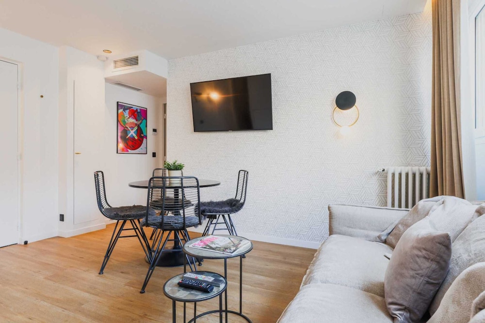 Apartment photo 3