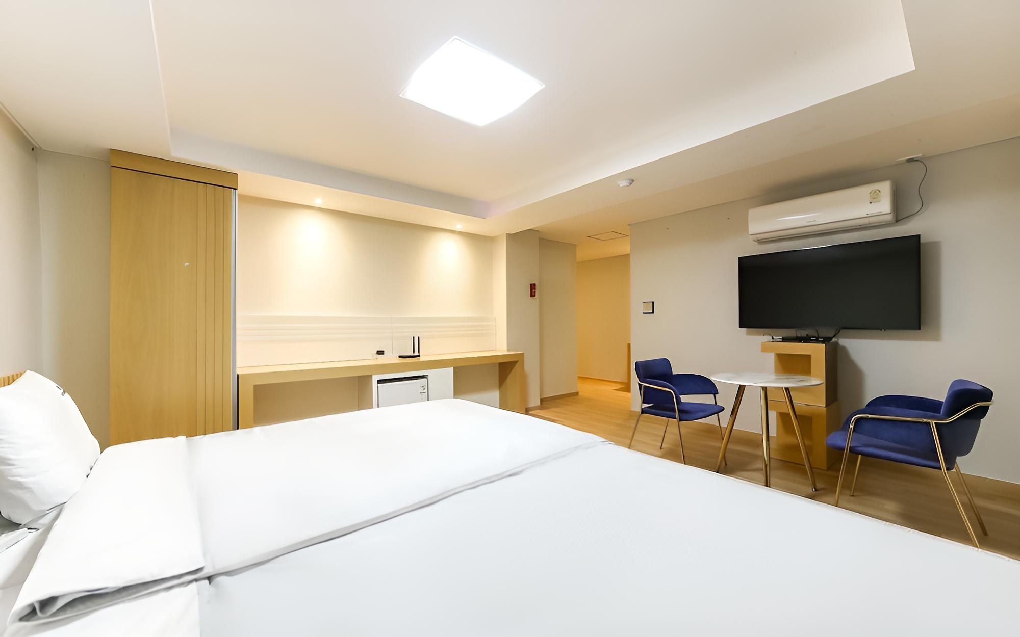 Room (Special (Double+Single))