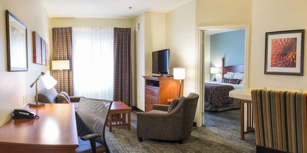 Suite, 1 Bedroom, Kitchen (1 King, Living, Dining) - Photo 1