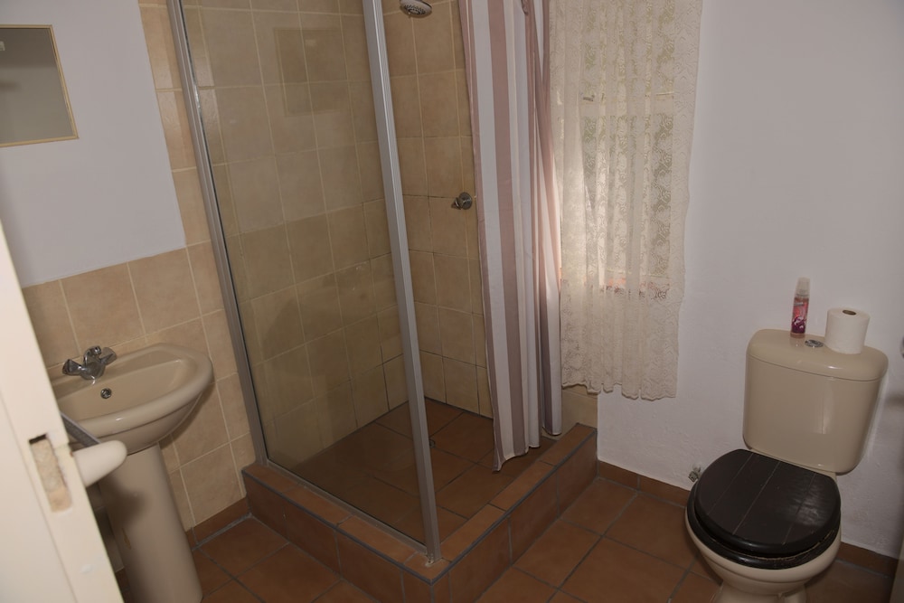 2-bed Standard Rooms photo 3