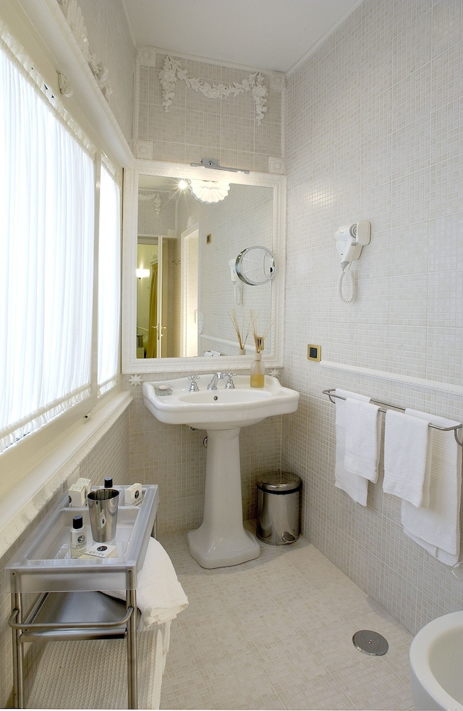 Deluxe Double Room, 1 Bedroom photo 3
