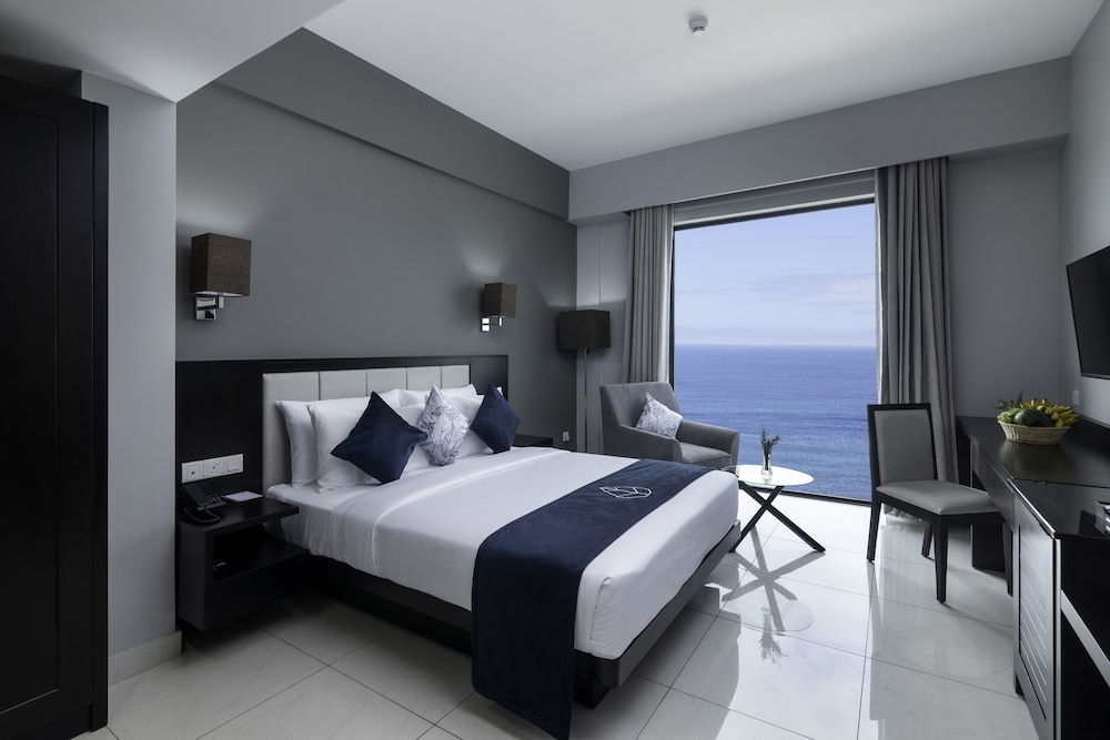 Premier Two Bedroom Suite Sea Front - Photo 4