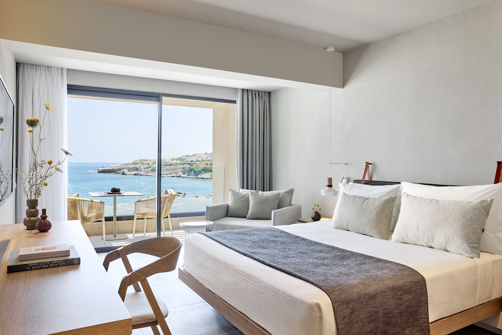 Deluxe Room with Sea View