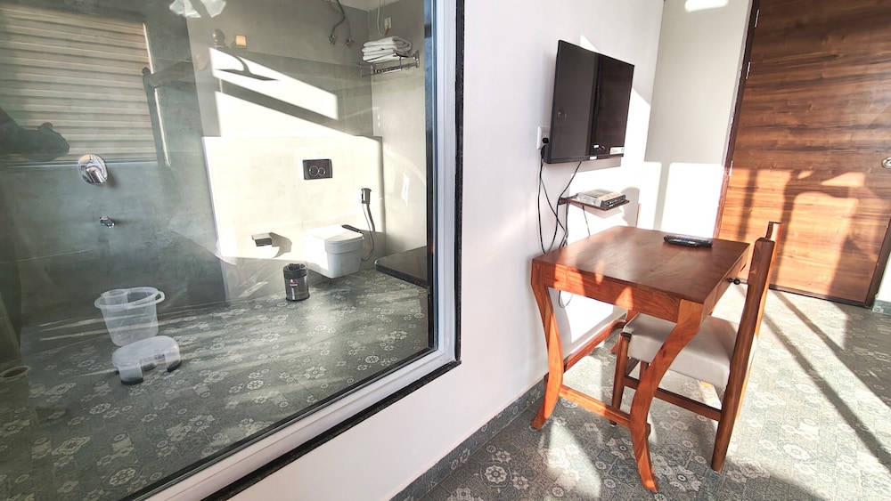 Deluxe Double Room - Photo 1