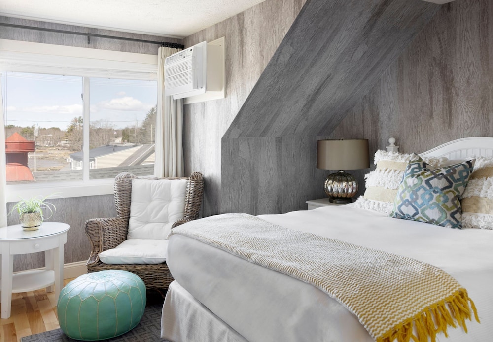 Wharf House Queen