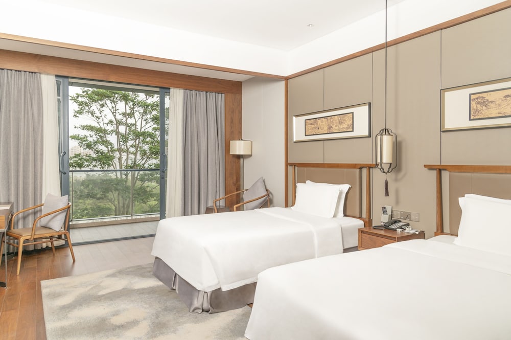 Business Twin Room - Photo 2