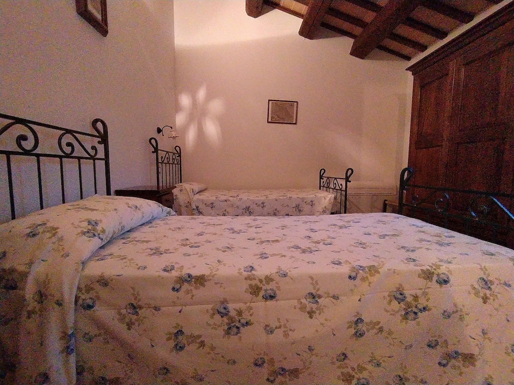Apartment, 2 Bedrooms, Fireplace, Courtyard View (Regina) photo 1