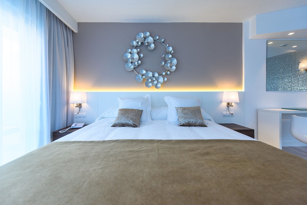 Suite, Balcony