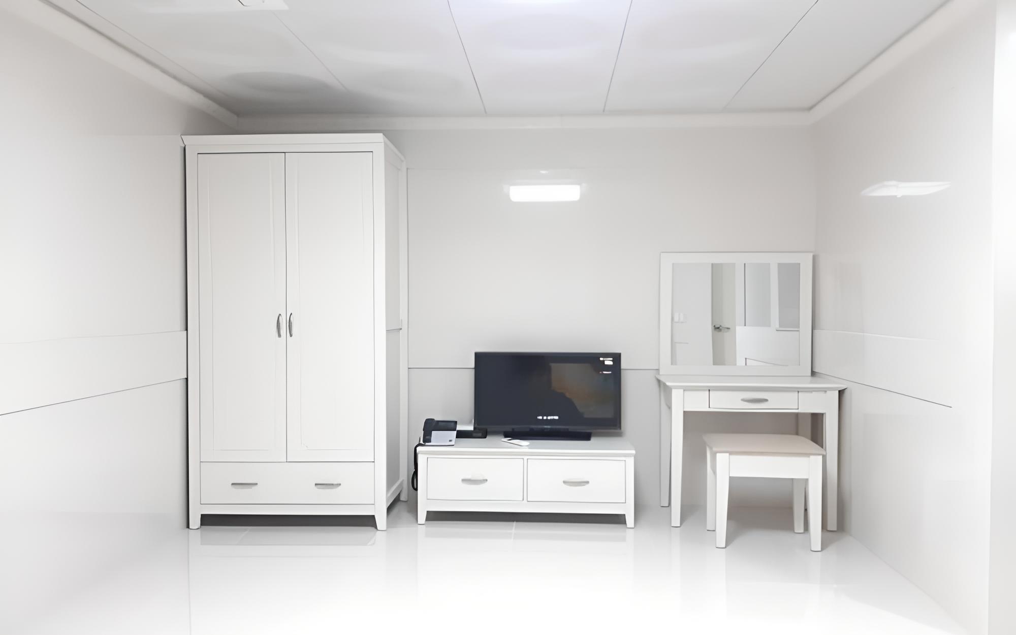 Room (Yeongwol Pension 105)