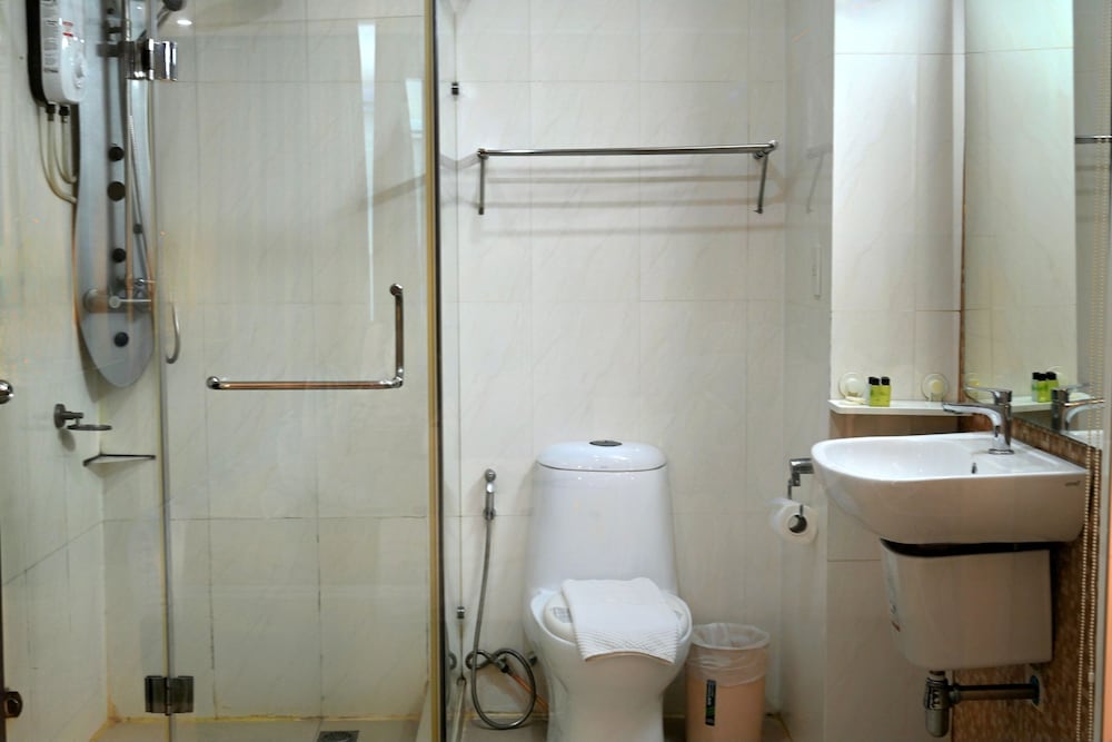 Boss Suites Nana Hotel — photo 107