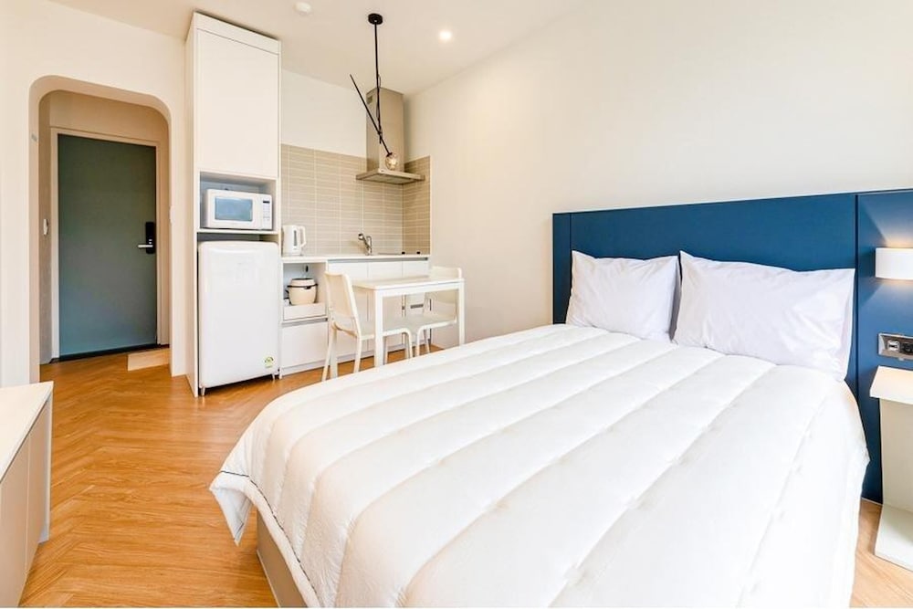 Basic Room, 1 Bedroom (Lavender(River View)) - Photo 6
