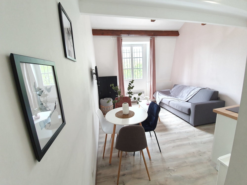 Studio with mezzanine photo 1