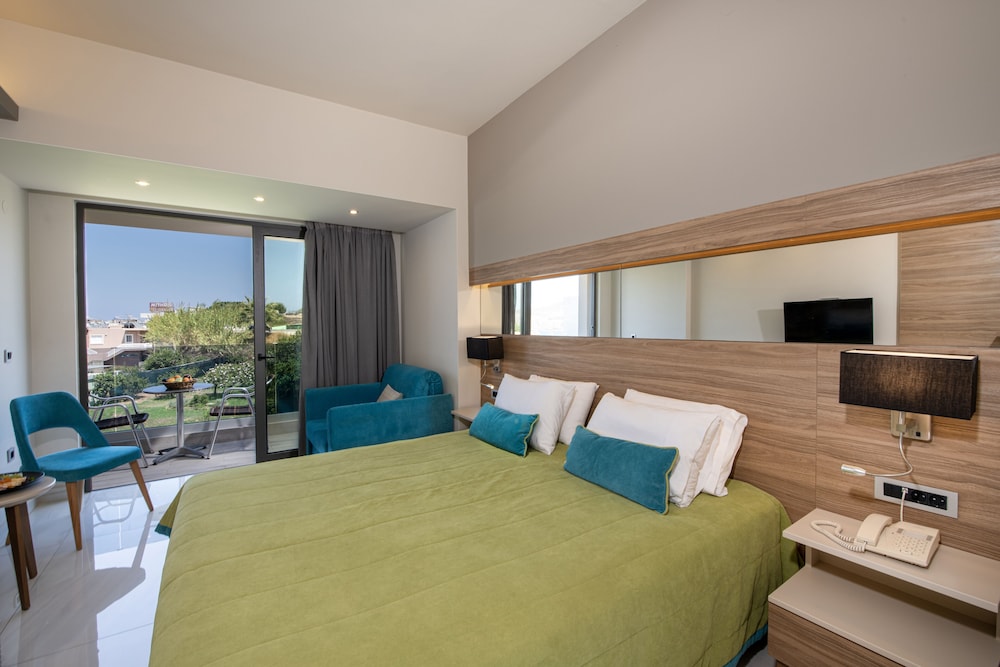 Superior Double Room, Resort View - Photo 4