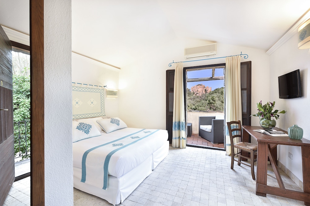 Superior Room, Sea View - Photo 3