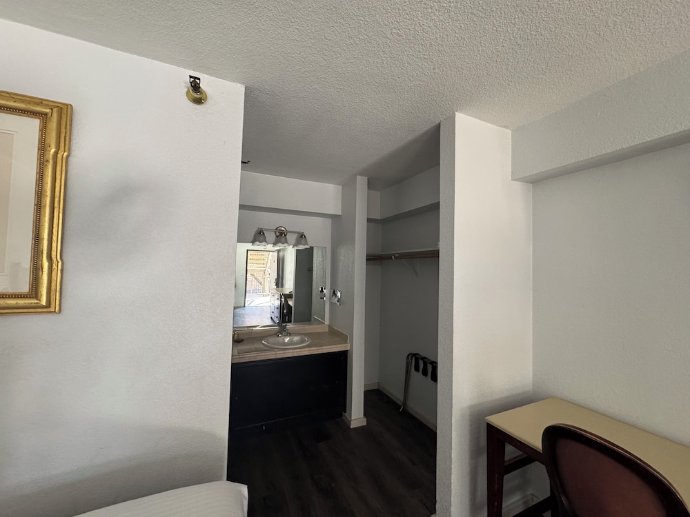 Superior Room, 2 Double Beds, Non Smoking photo 3
