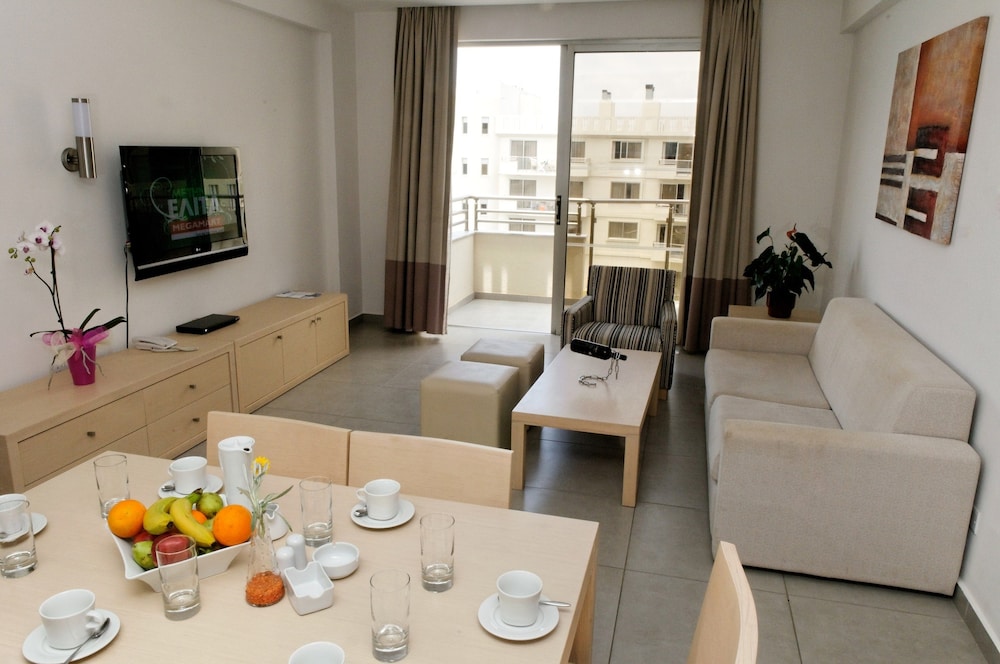 Superior Suite, 1 Bedroom, Balcony, Sea View - Photo 6