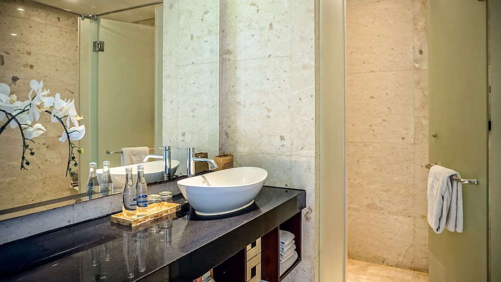 Presidential Suite, 1 Queen Bed, Bathtub