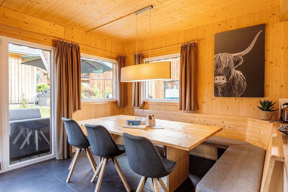Chalet  # 65b  mit 4 Schlafzimmern, Sauna & Whirlpool