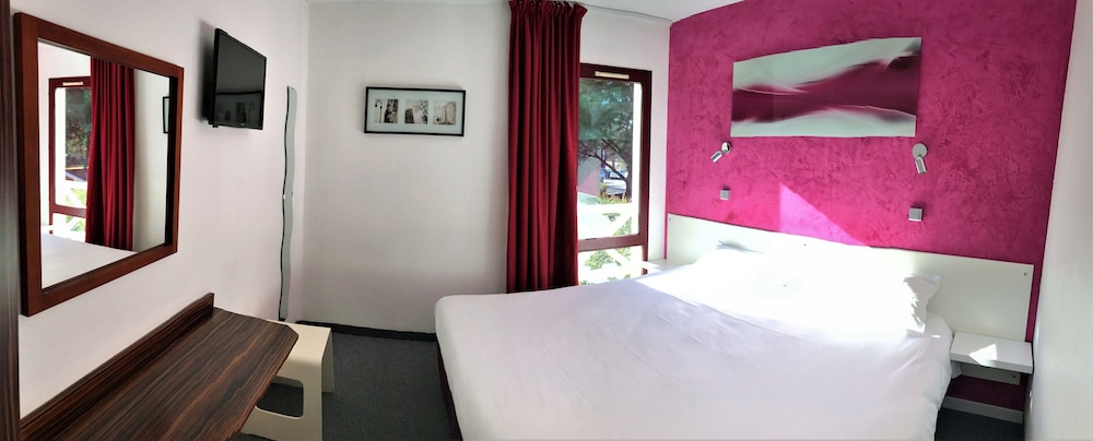 Double Room - Photo 24