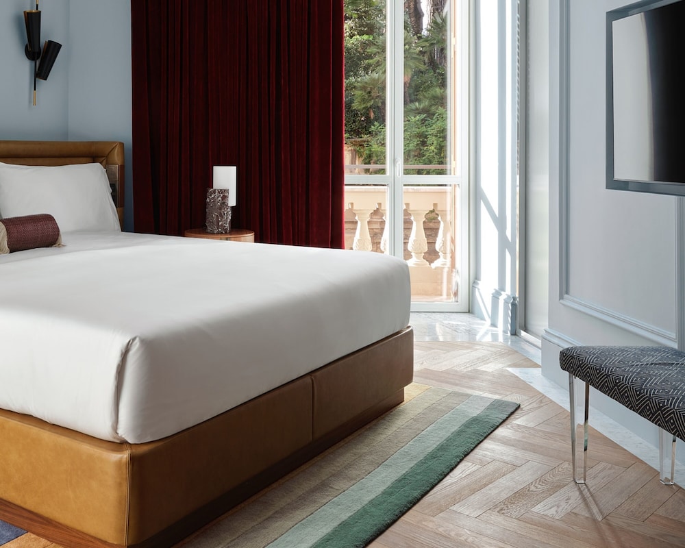 Studio, 1 King Bed, Balcony