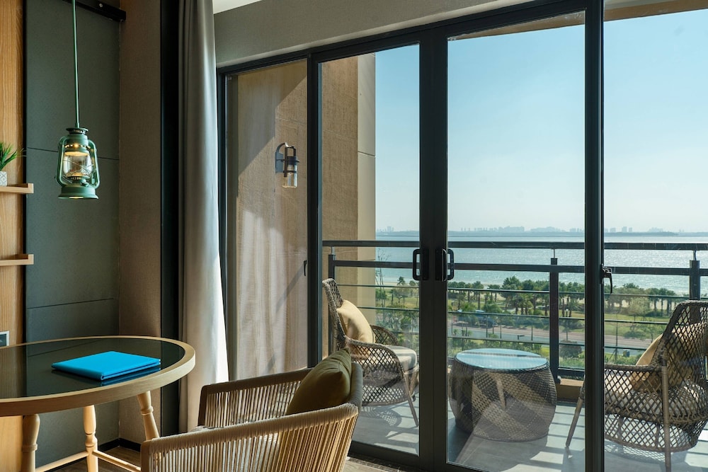 Room, 1 King Bed, Balcony, Ocean View (Balcony) - Photo 4