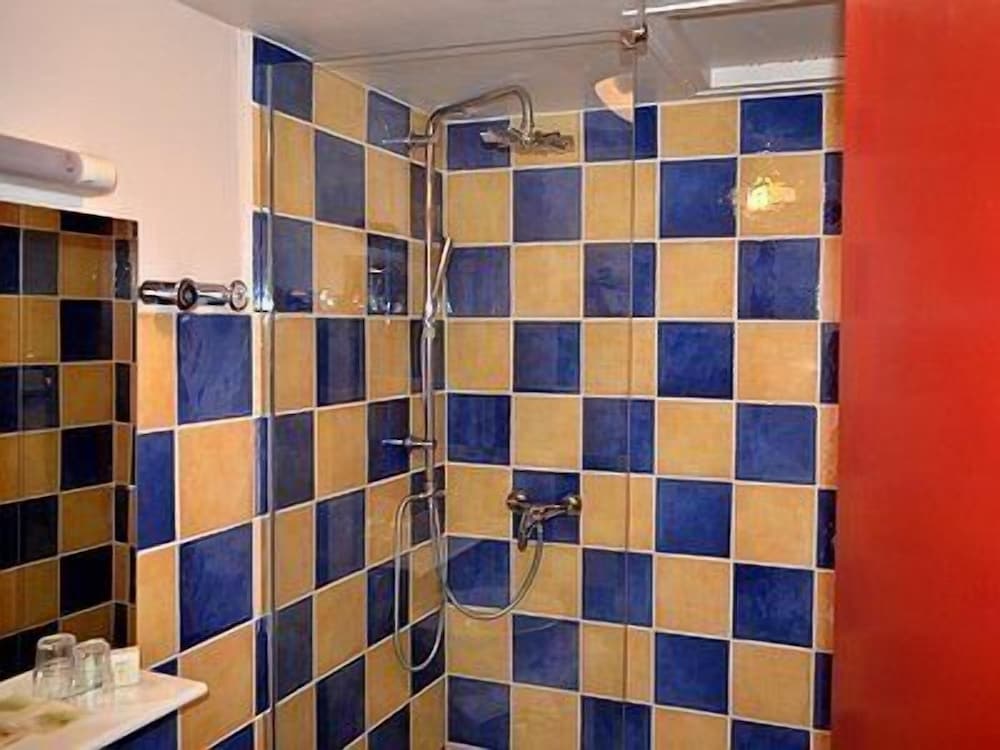 Superior Triple Room photo 2