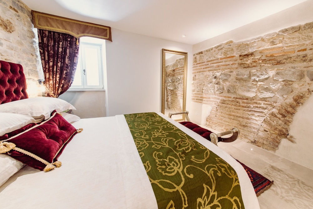 Luxury Suite Augusti- Main building photo 1