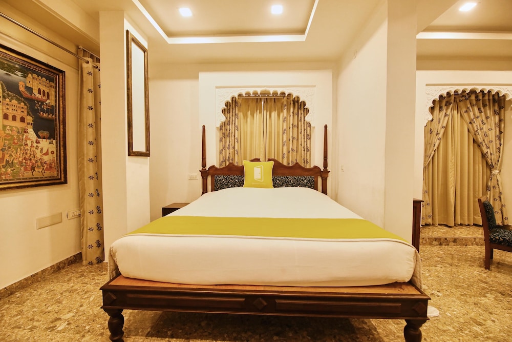 Royal Suite, 1 King Bed, Lake View - Photo 5