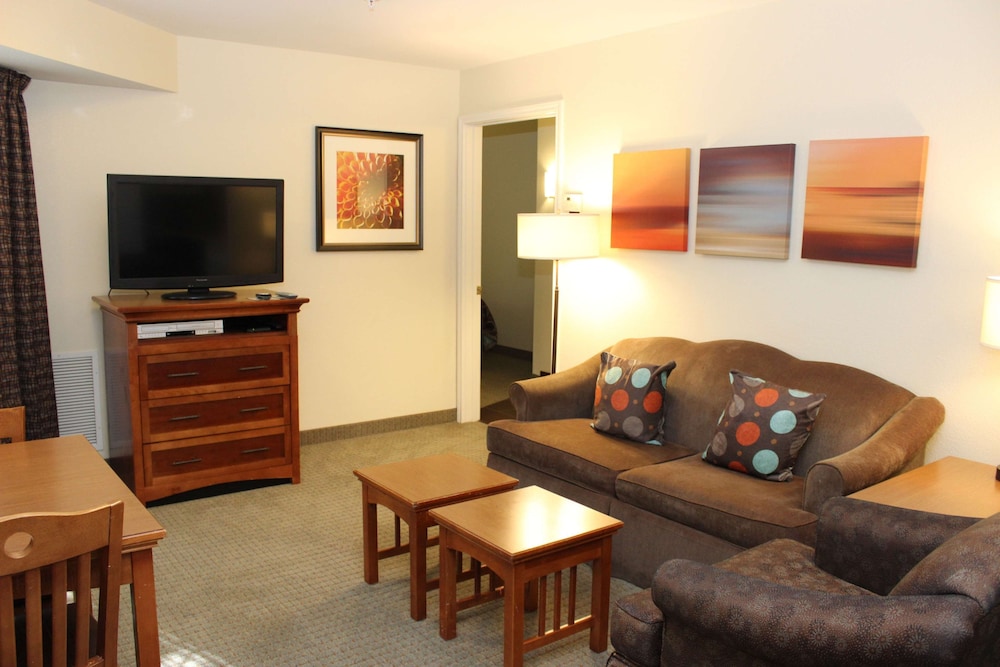 Suite, Multiple Beds (Two Bedroom) - Photo 5