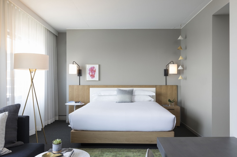 Suite, 1 King Bed (Spa)