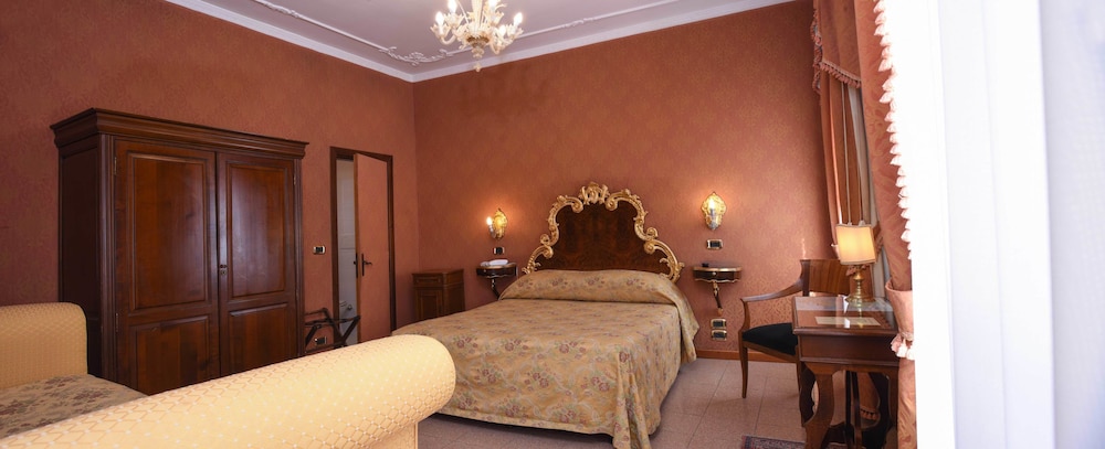 Classic Quadruple Room photo 2